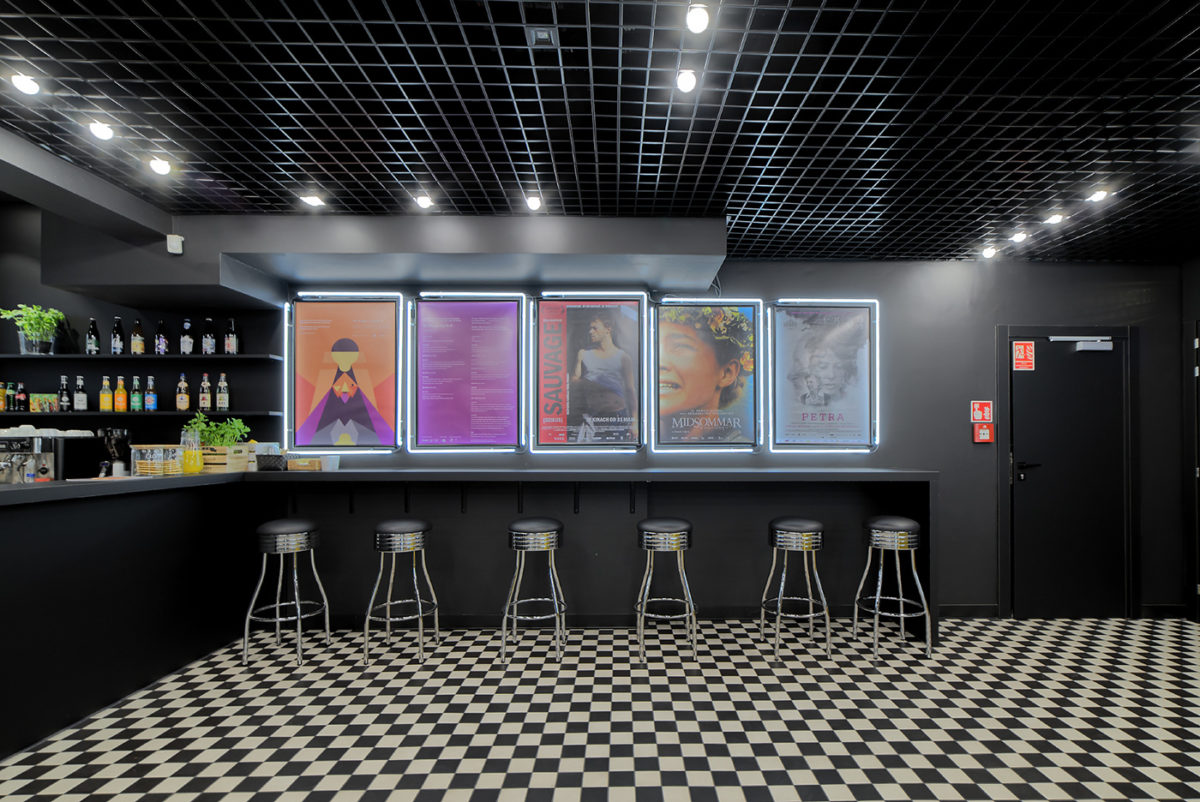 Wnętrza Kina - galeria - zdjęcie 13.