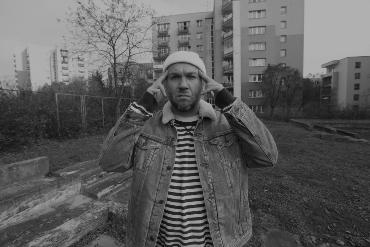 SKANDAL. EWENEMENT MOLESTY - kadr 2