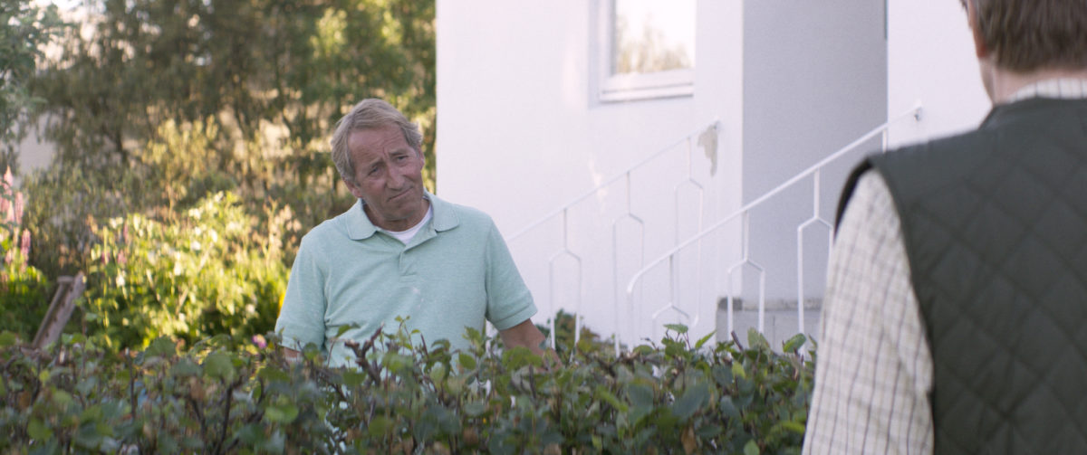 W CIENIU DRZEWA - kadr 1