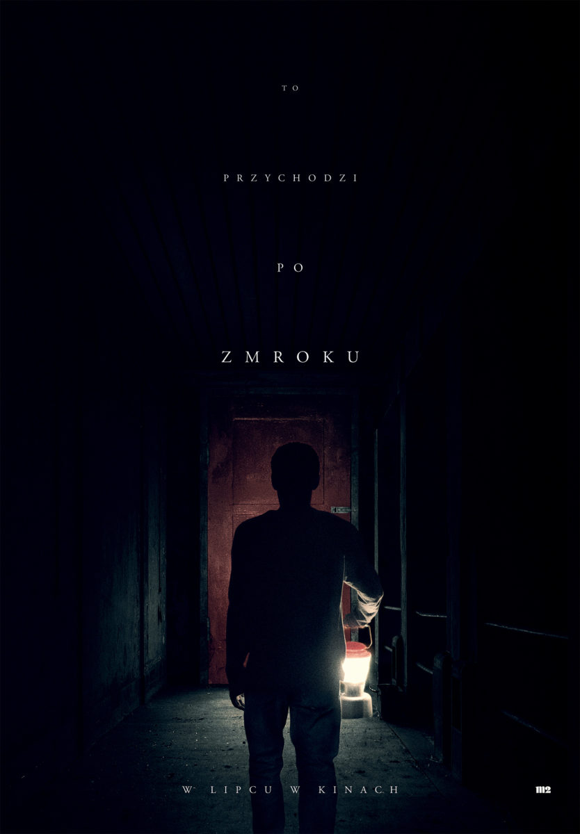 TO PRZYCHODZI PO ZMROKU - okładka