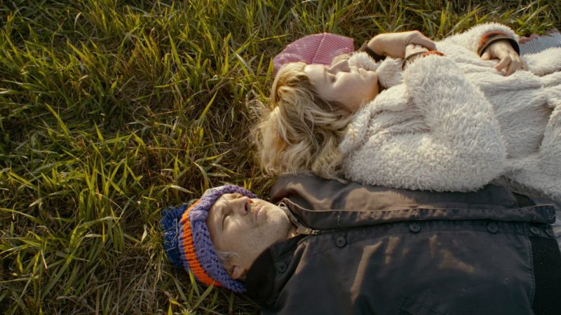 Między nami - okładka