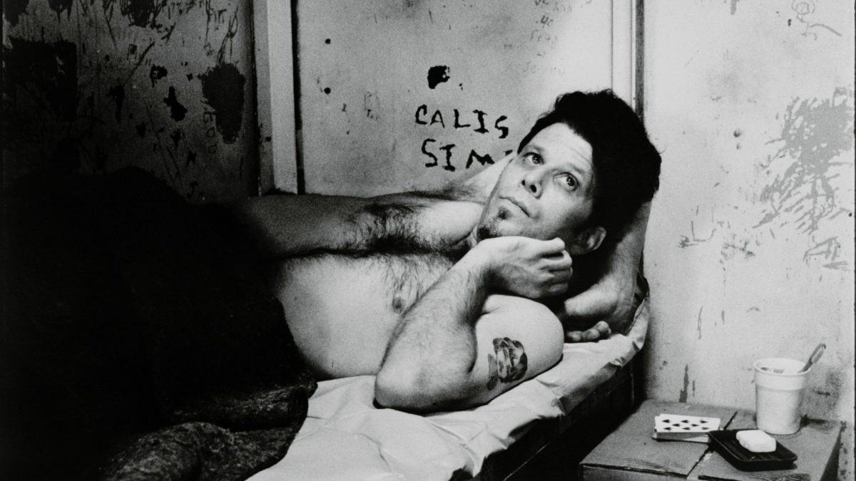 Poza prawem - kadr 1