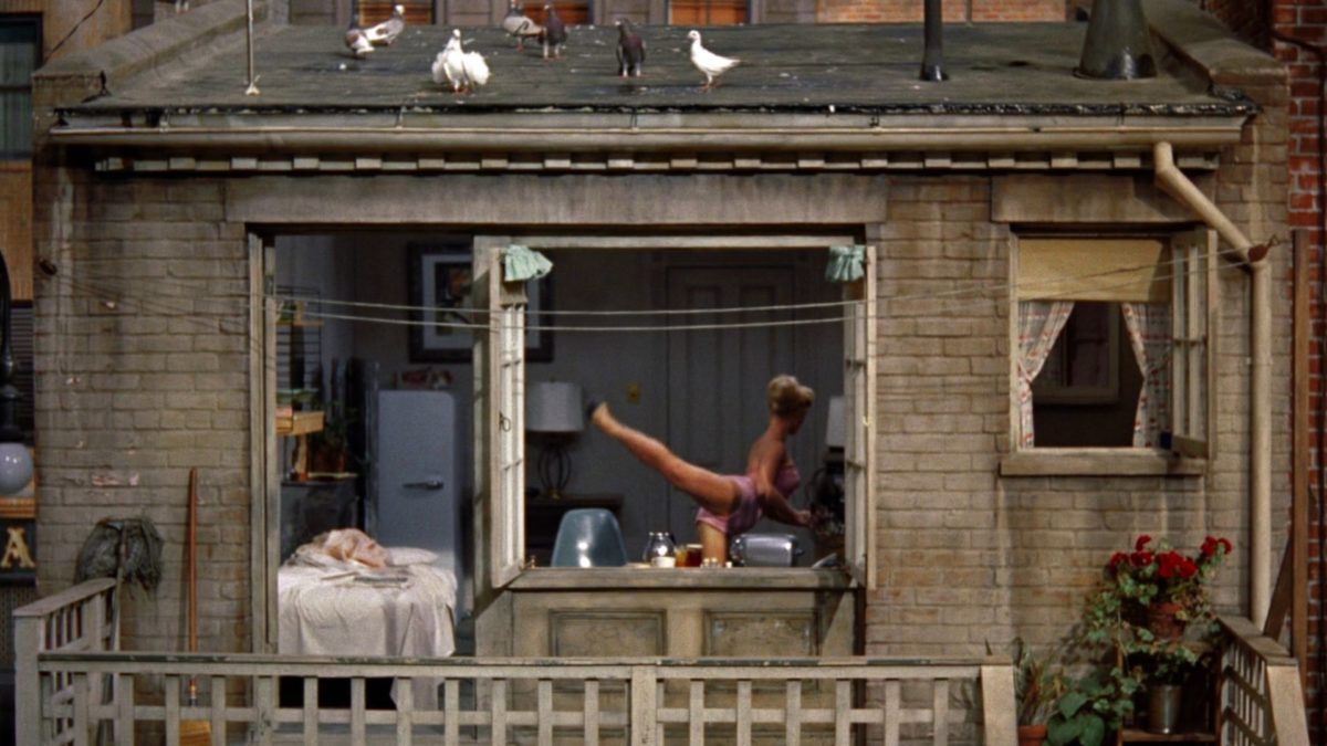 Okno na podwórze - kadr 2