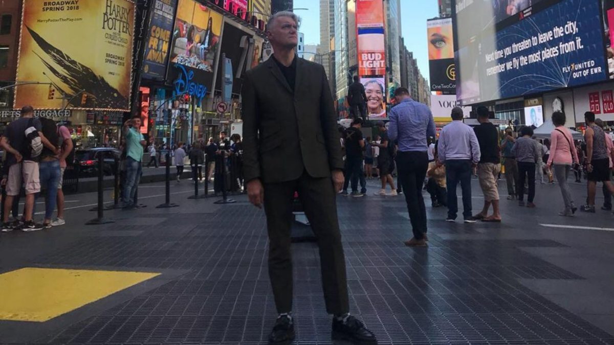 I Get Knocked Down - kadr 1