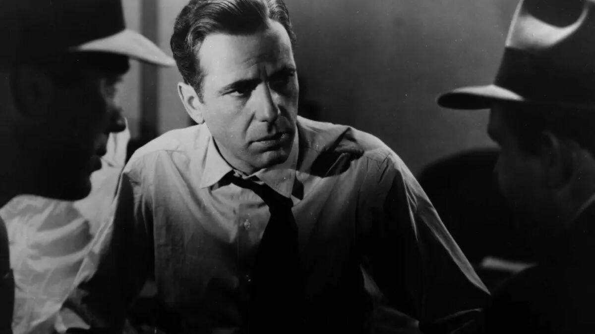 Zbliżenie na główną postać męską.