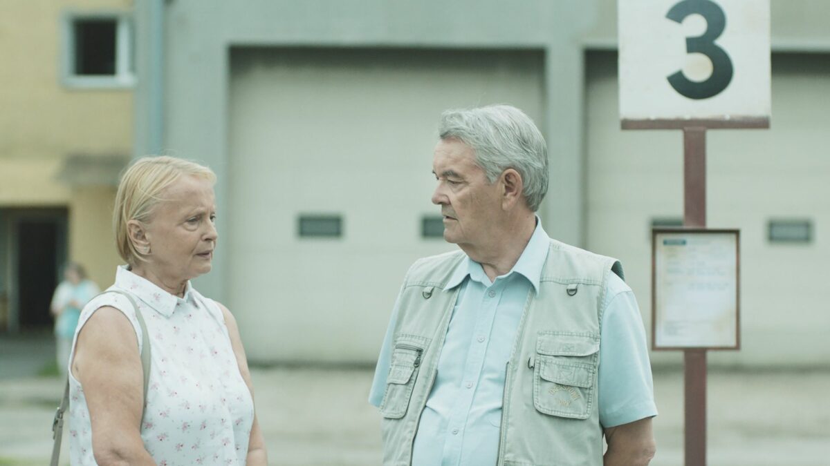 Kobieta na dachu - kadr 3