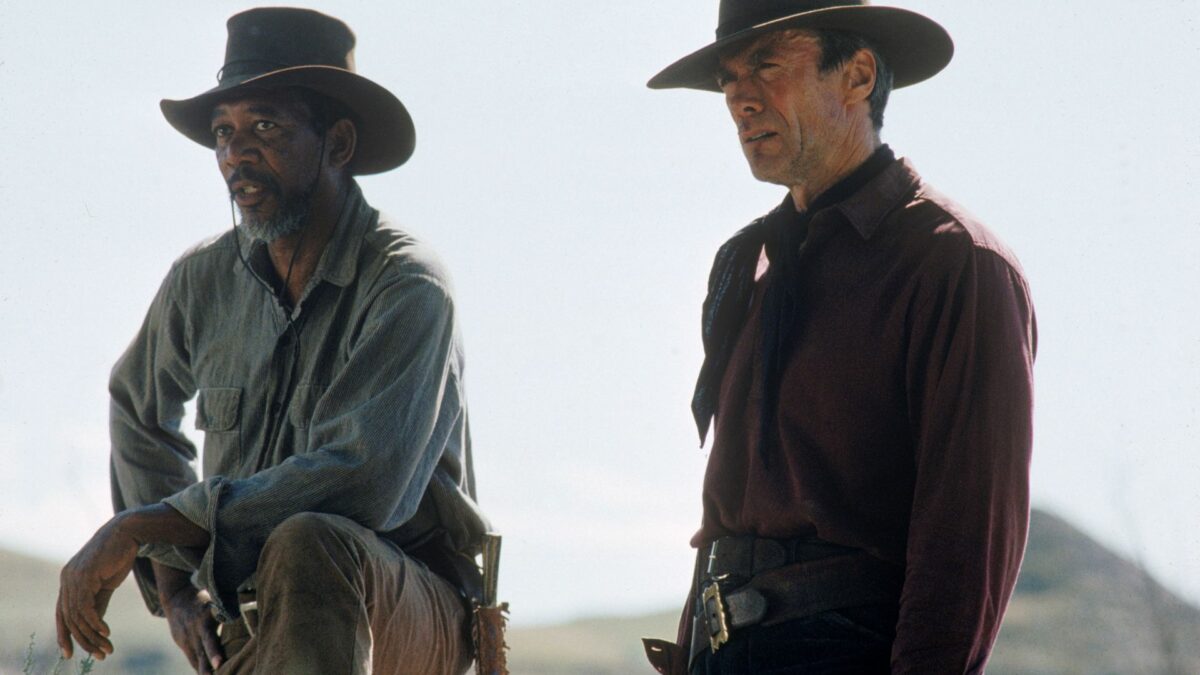 Zbliżenie na dwójkę ranczerów.