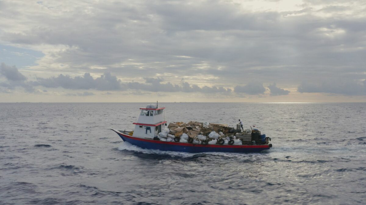 Nie na miejscu - kadr 1