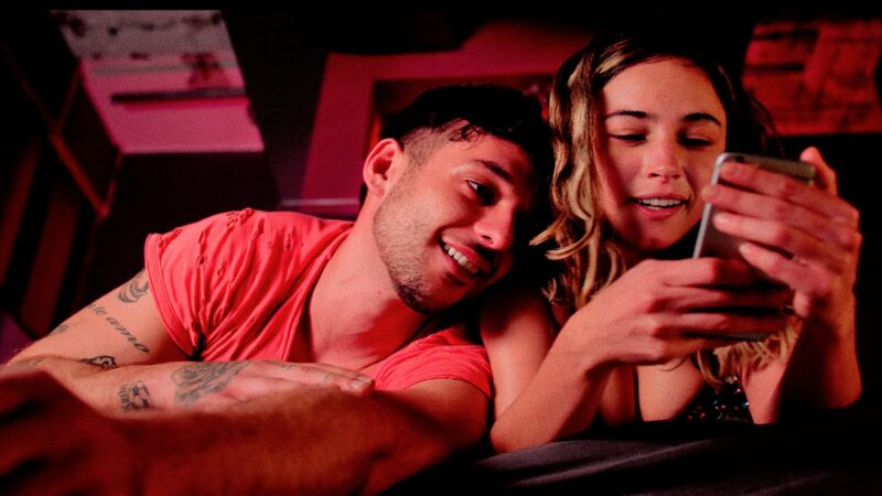 W Łóżku - okładka