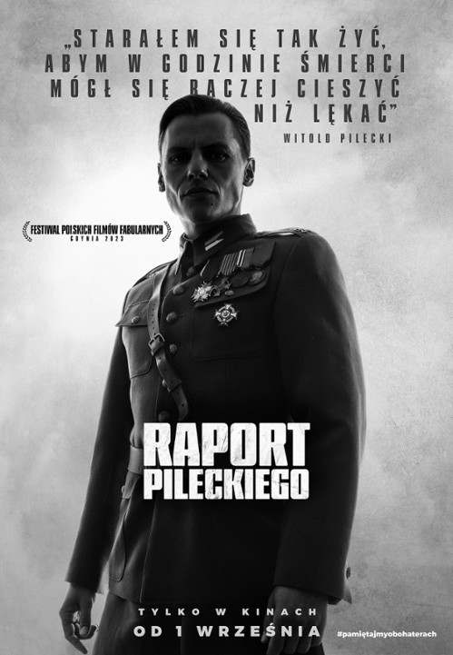 Na plakacie Pilecki w mundurze, portret w przyciemnionym świetle.