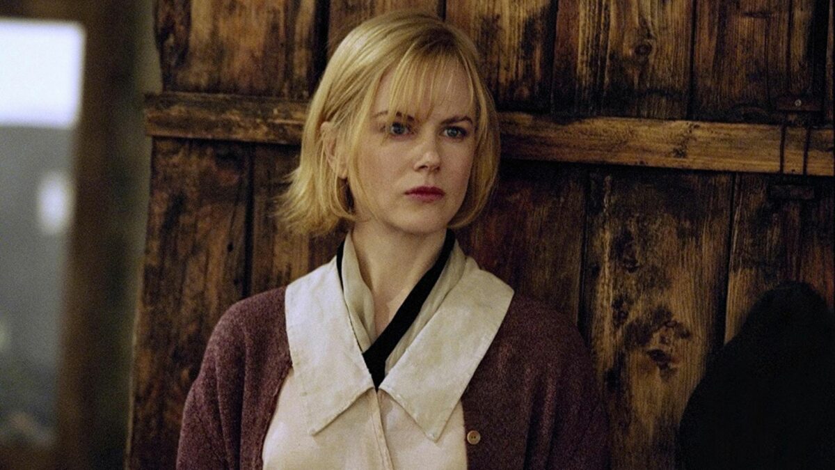 Kadr przedstawiający zbliżenie na główną aktorkę.