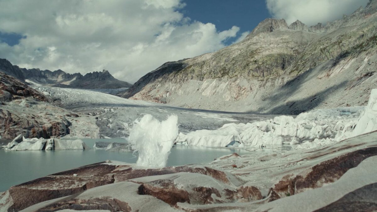 Krajobraz z górami i lodowcami