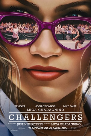 Plakat przedstawia twarz kobiety w ciemnych okularach a w ich odbiciu widać dwóch tenisistów.