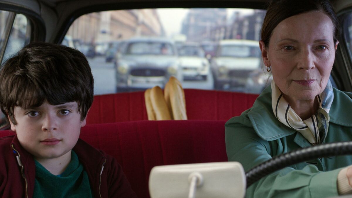 Matka i syn w samochodzie.