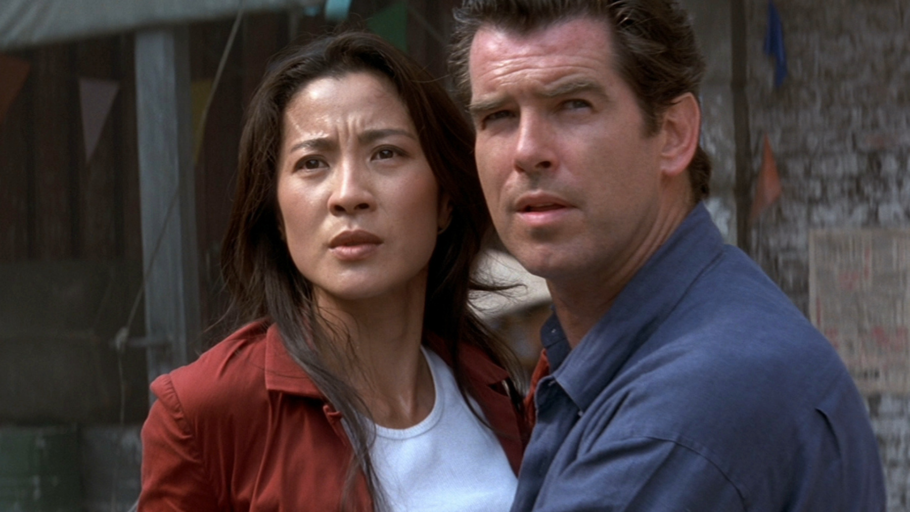 Jutro nie umiera nigdy - okładka