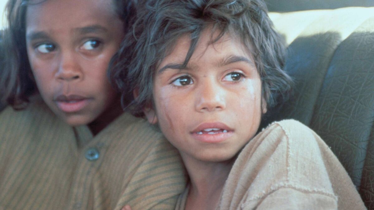 RABBIT-PROOF FENCE - kadr 2